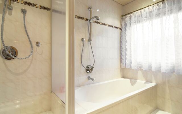 Contemporary Apartment in Kampl near Ski Area