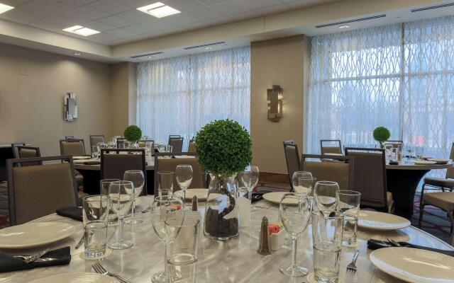 DoubleTree by Hilton Evansville