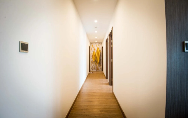 Luxury Apartment at VinHomes Metropolis