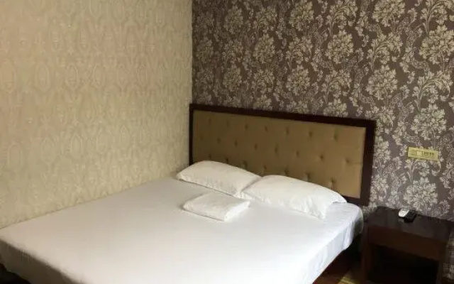 Cangnan Moon Bay Supermarket Hotel