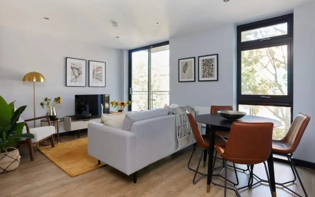 The Whitechapel Place Stunning 2bdr Flat With Balcony