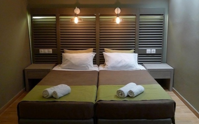 Ampoulos Rooms & Apartments