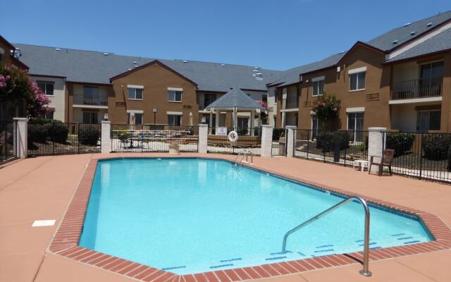 Red Roof Inn PLUS+ & Suites Knoxville West-Cedar Bluff