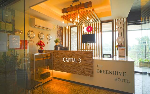 Capital O Vaccinated Staff - OYO 785 The Greenhive