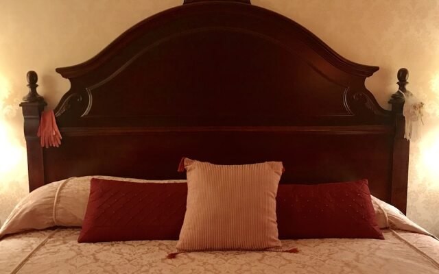 1896 House Country Inn - Barnside Inn