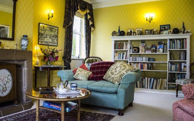 Dowfold House Bed & Breakfast