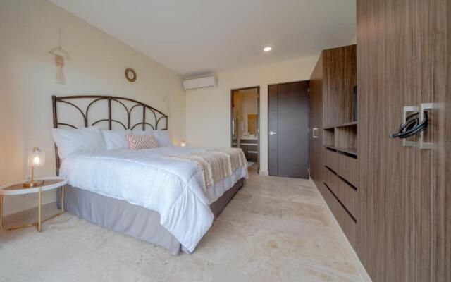 Verde Oasis Condo - Downtown - At Veranto Condos