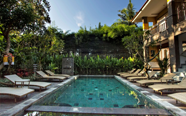 ZEN Rooms Jukut Paku Village