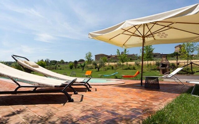 Luxurious Holiday Home in Marsciano With Swimming Pool