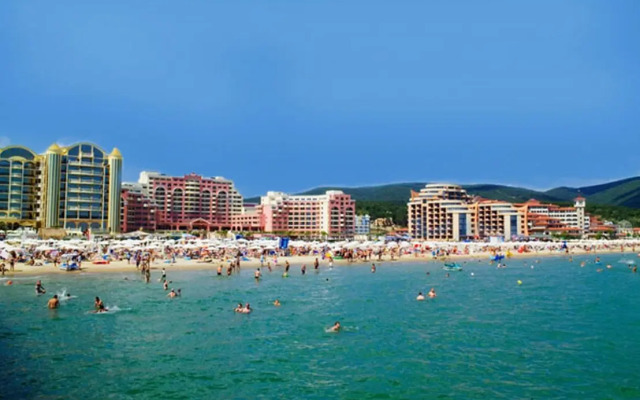 Hotel Amfibia Beach