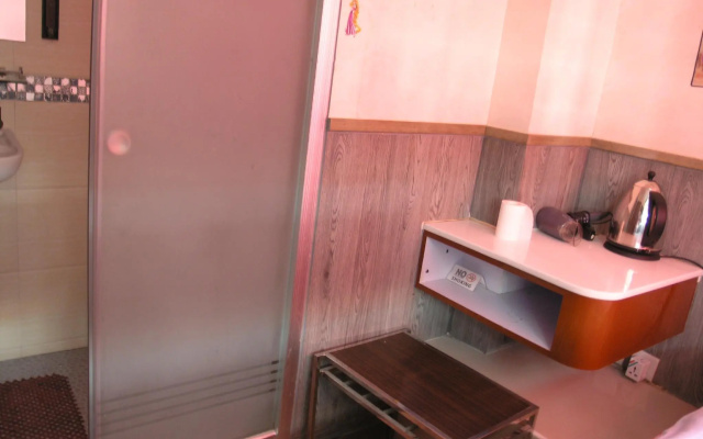 Majestic 7 Guest House – Guest Rooms – Kowloon