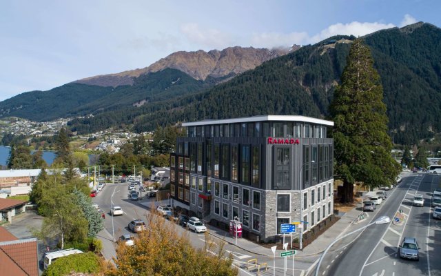 Ramada Queenstown Central