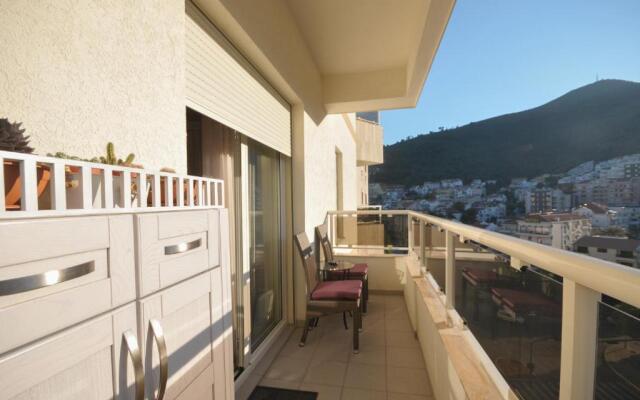 Lux Apartments MMS