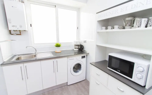 Delightful two bedroom Into Cathedral Square