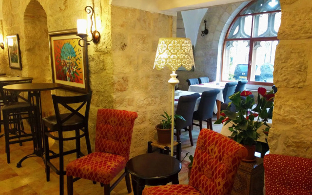 St. George’s Cathedral Pilgrim Guesthouse – Jerusalem