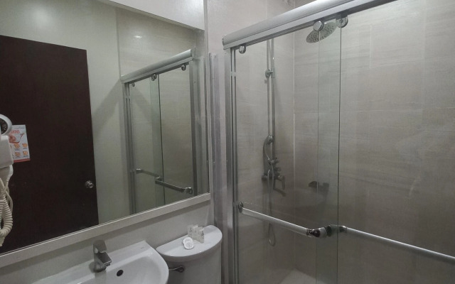 Holiday Suites Hotel & Resort