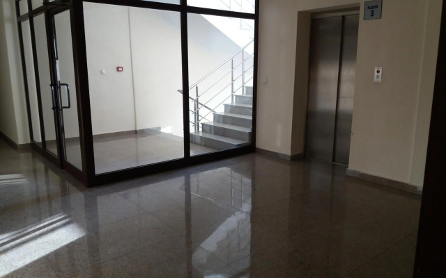 Pine Tree Apartment D34