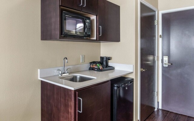 Comfort Suites Odessa near University