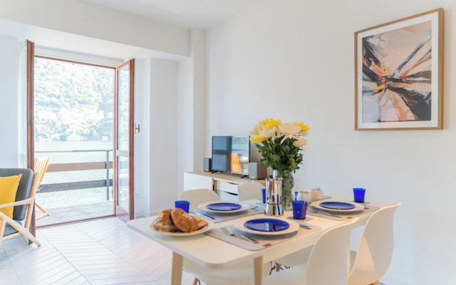 Your Private Harbour Nearby George Clooney by Rent all Como