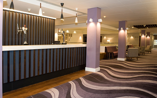 Sandman Signature London Gatwick Hotel