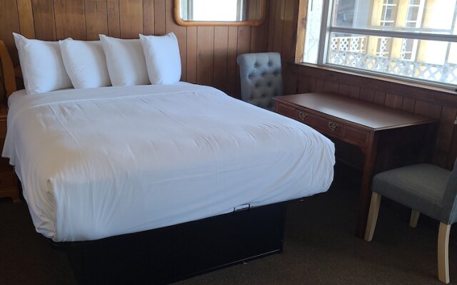 The Crest - Hampton Beach