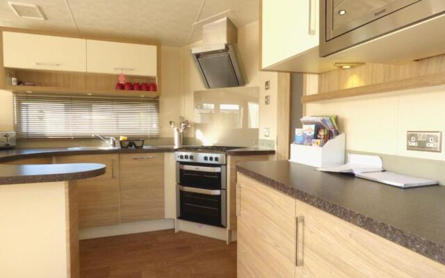 Willows 18 at Southview Leisure Park