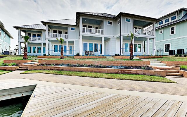 Luxe Waterfront #203 - 2 Br Villa