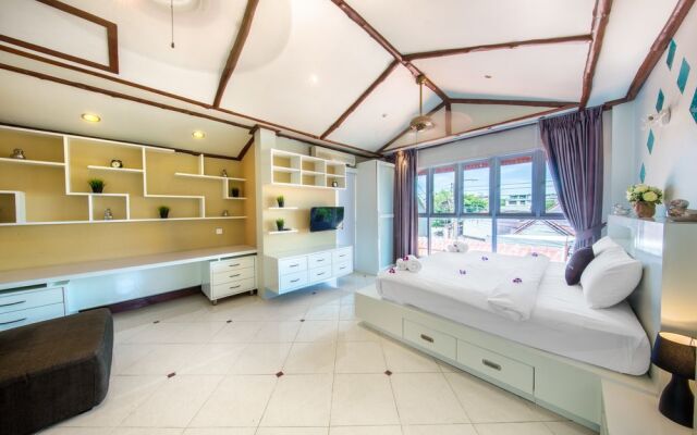 Grand Party Pool Villa by All Villas Pattaya