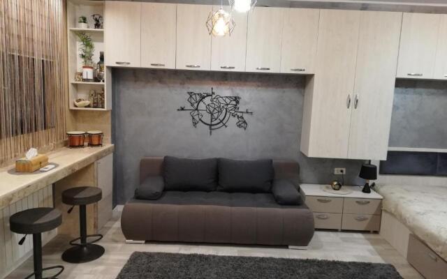 Tomis Suite