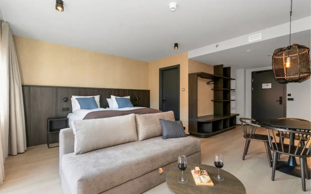 Strand Hotel Apartments