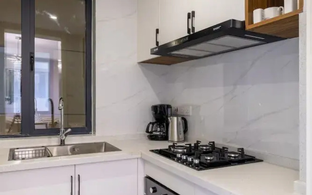 Alba Gardens 1Bed by YourHost