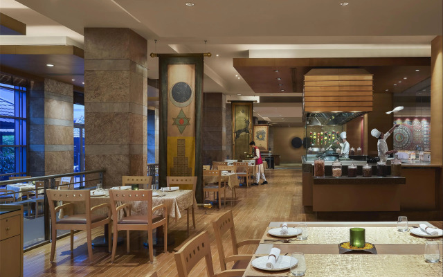 Grand Hyatt Mumbai Hotel and Serviced Apartments