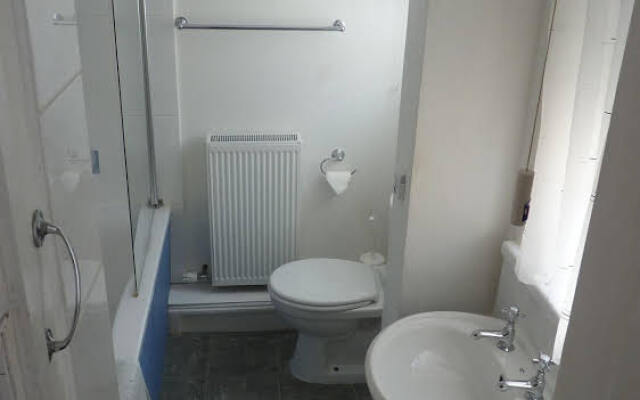 Calverts Hotel