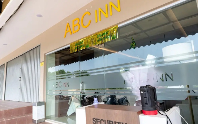 RedDoorz Plus @ Komplek ABC Batu Aji Batam