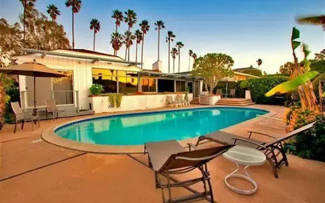 La Jolla Poolside