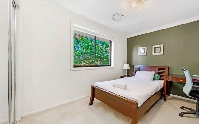 Kozyguru | Westleigh | 4 Bed Room | Free Parking