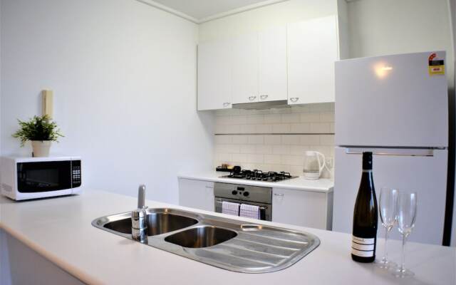 Royal Stays Apartments - Whiteman St