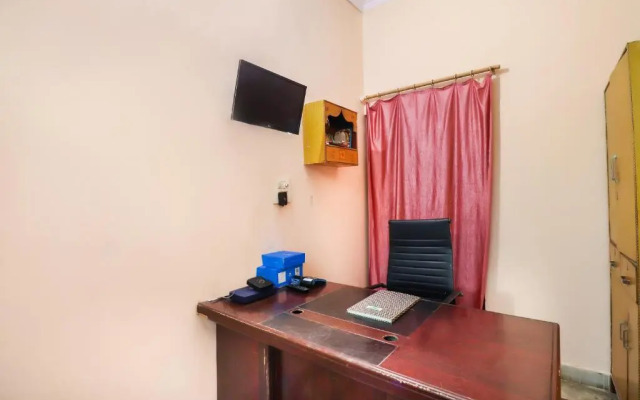 Om Sai Nath Lodge by OYO Rooms