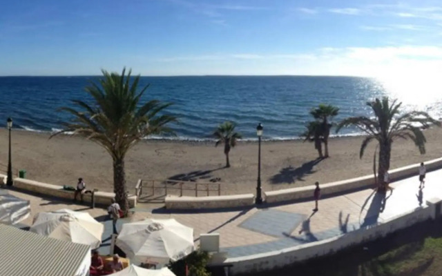 Lovely beachfront apartment Puerto Banus Marbella