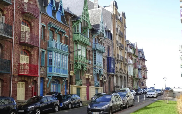 Townhouse Near Bay of Somme and Beaches