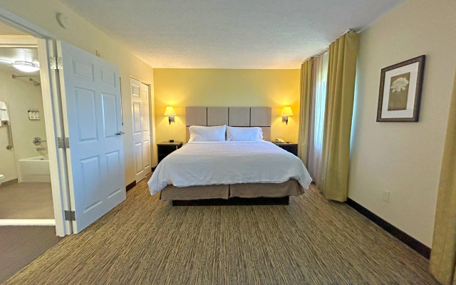 Candlewood Suites Indianapolis Downtown Medical District by IHG