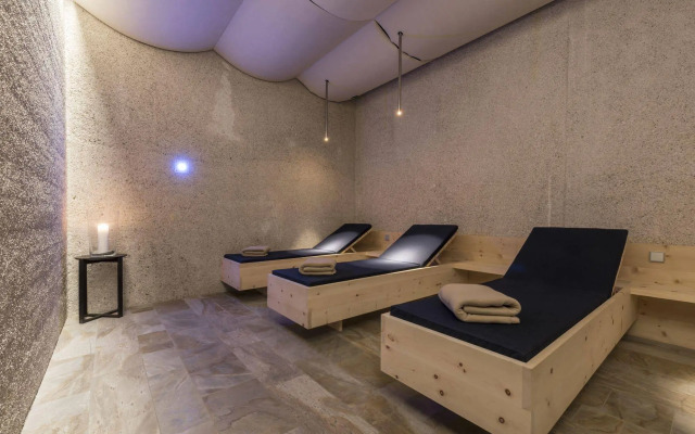 La Paula Apartments & Suites