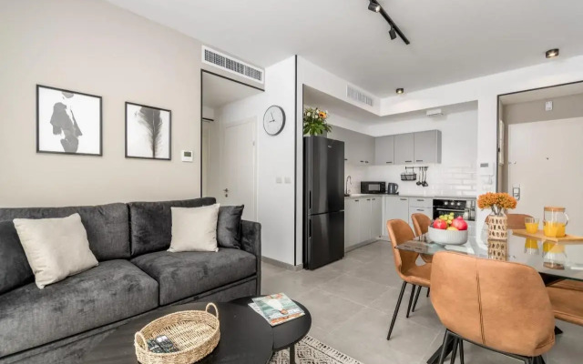2BDR W parking shirat haneviim - Mamilla Area