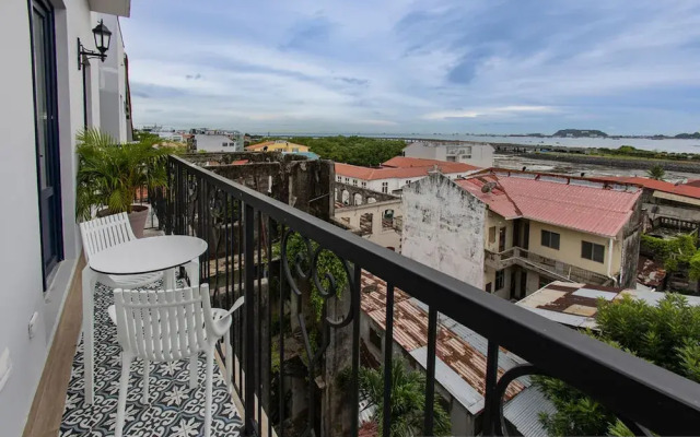 The Acapella Condo by Acomodo