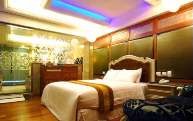 Mucha Motel
