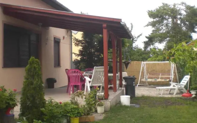 Fenyvesi Medencés Villa