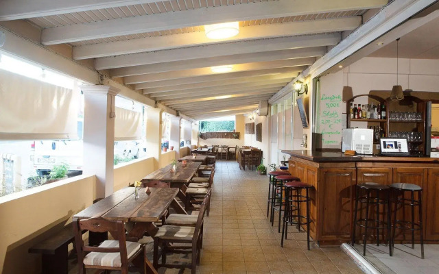Wilde Rose Hotel
