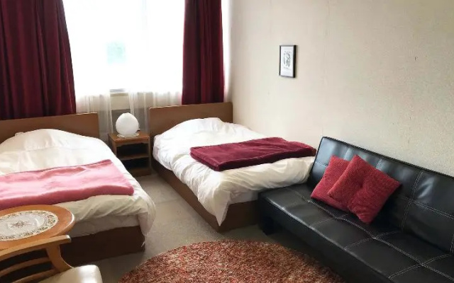 Grass House – Guest Rooms – Hirado