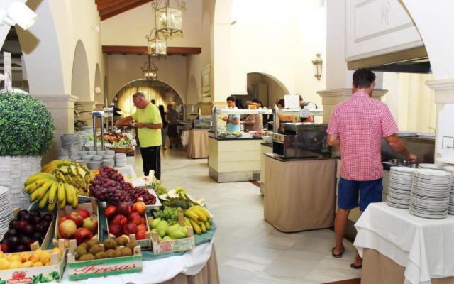 Playa De La Luz Hotel