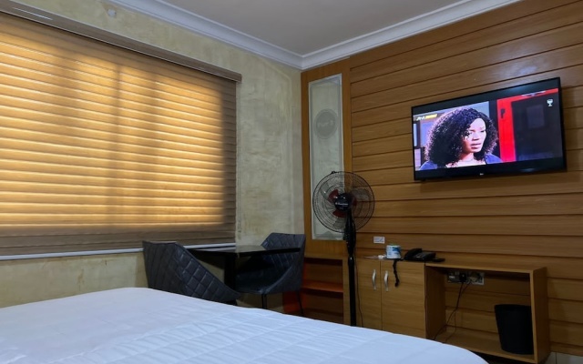 Plot1 Suites
